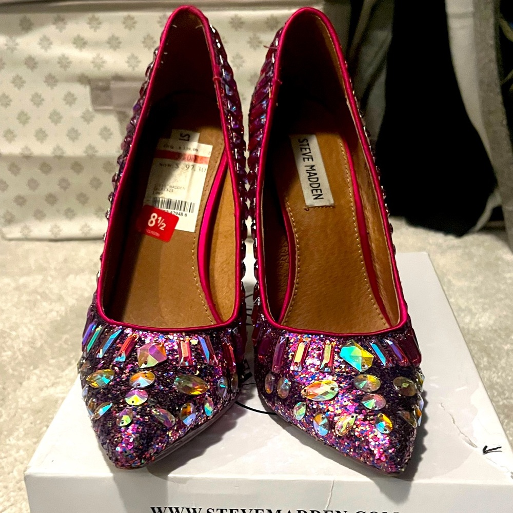 Steve Madden galaxxie pumps